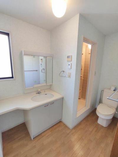 Spacious 3LDK House with Large Land in Numazu City — Image 3, Numazu, Shizuoka