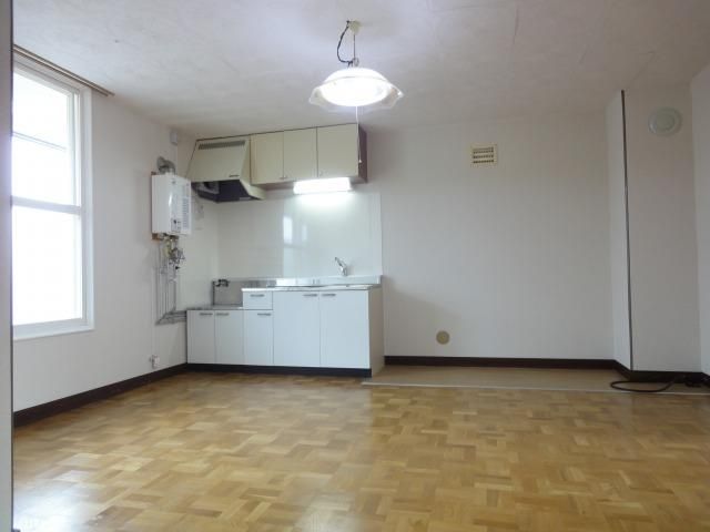 2LDK Apartment for Rent in Ishikari, Hokkaido - 40,000 Yen - Thumbnail 4