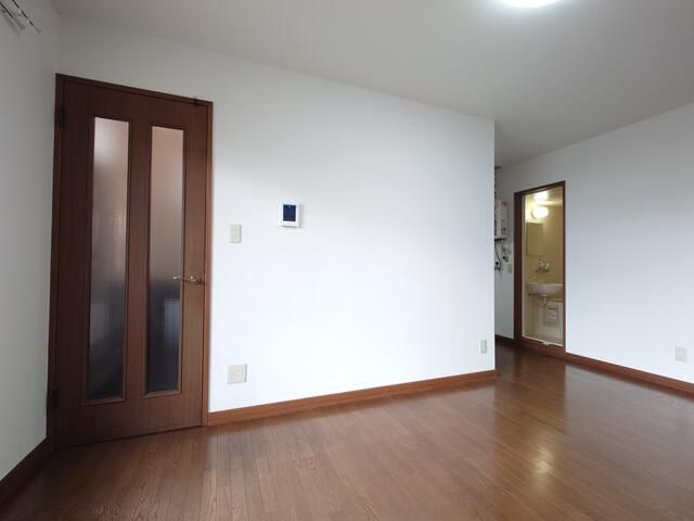 1LDK Apartment for Rent in Quiet Tonden, Sapporo with Free Parking - Thumbnail 4