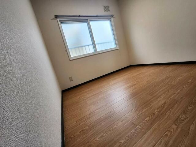 2LDK Apartment for Rent in Takikawa, Hokkaido | 47 sqm - Thumbnail 3