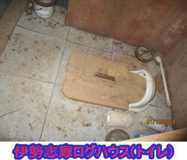 Log Cabin for Sale in Ise-Shima - 1DK Traditional Home — Image 1, Shima, Mie