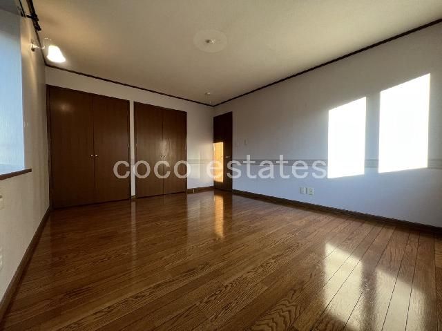 Rental House in Hiraneshi, Sapporo: 4LDK with Garage & Near Station - Thumbnail 3