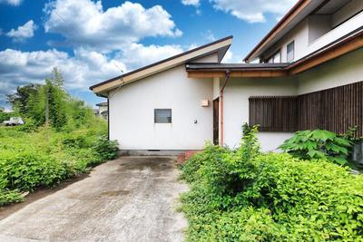 Spacious 4LDK House with 821m² Land in Isesaki, Gunma — Image 1, Isesaki, Gunma