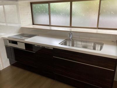 Renovated 4LDK House in Hyuga City, Close to Schools and Amenities — Image 2, Hyuga, Miyazaki