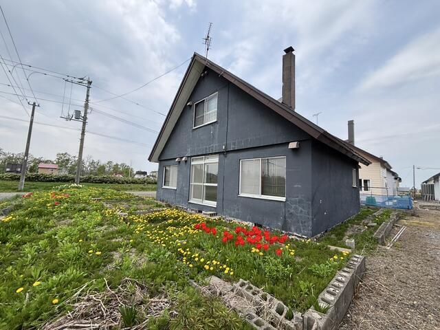 4LDK Pet-Friendly House for Rent in Takikawa, Hokkaido - Image 1