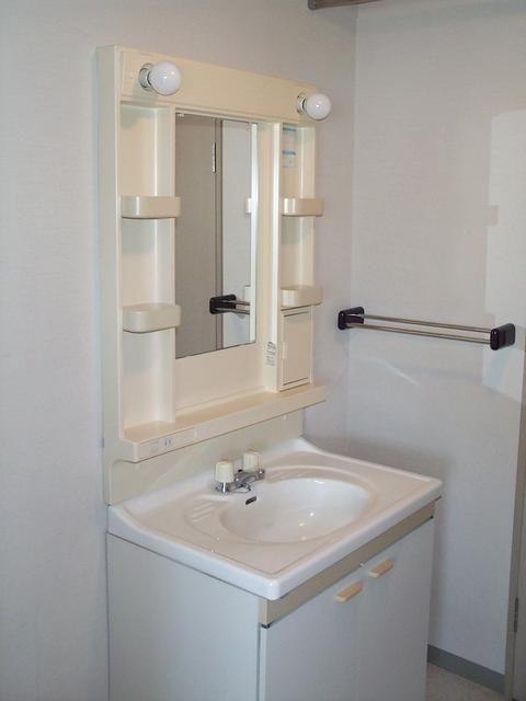 3LDK Apartment for Rent in Central Sapporo, Near Nishi 18-chome Station - Thumbnail 4