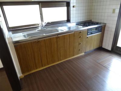 4LDK Family Home in Takizawa - South Facing with Double Parking — Image 3, Takizawa, Iwate