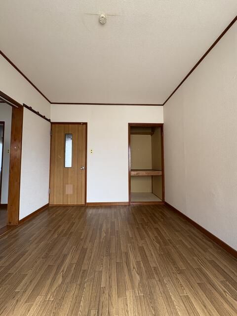 1DK Apartment for Rent in Ebetsu, Hokkaido - 18,000 Yen - Thumbnail 2