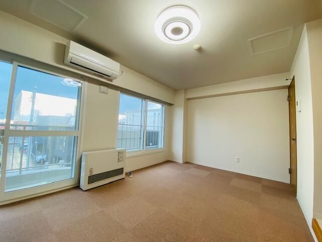 Renovated 1K Apartment for Rent near Higashikuyakushomae Station, Sapporo - Thumbnail 2