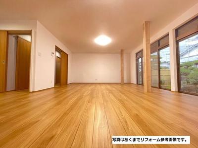 Spacious Single-Story Home in Niihama City - 199 Tsubo Land — Image 1, Niihama, Ehime