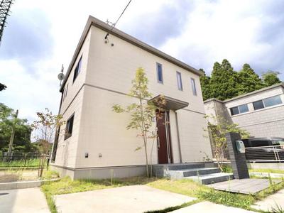 Modern 4LDK House in Satsumasendai with Solar Power System — Image 1, Satsumasendai, Kagoshima