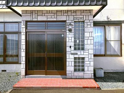 Spacious 12LDK Former Dental Clinic in Bifuka, Hokkaido — Front_door, Bifuka, Hokkaido