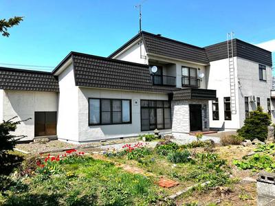 Spacious 12LDK Former Dental Clinic in Bifuka, Hokkaido — House, Bifuka, Hokkaido