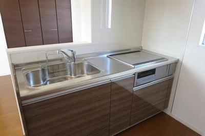 Modern Terrace House Complex for Sale in Nakatsu City — Image 4, Nakatsu, Oita