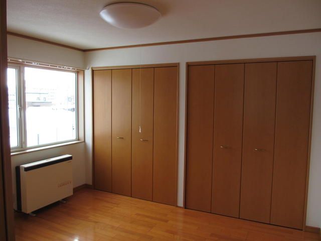 2LDK Apartment for Rent in Nayoro, Hokkaido - Yellow Heights 102 - Thumbnail 3