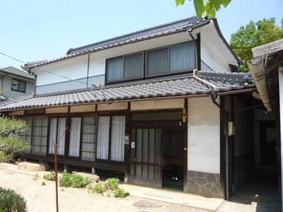 Historic 8DK House for Sale in Kamogata, Asakuchi City — Image 1, Asakuchi, Okayama