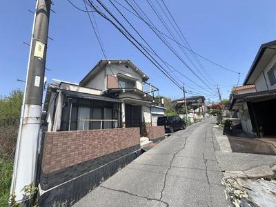 Traditional 5DK House in Kurihara, Onomichi - 188m² Plot — Image 1, Onomichi, Hiroshima