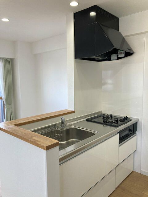 2LDK Apartment for Rent in Sapporo Chuo Ward near Nishi 28-chome Station - Thumbnail 4