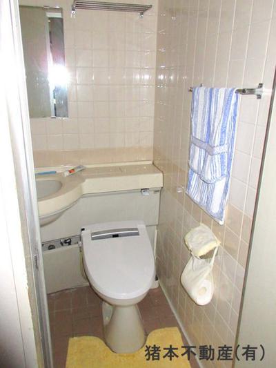 Spacious Two-Story Home in Komatsushima - Near Station and Amenities — Image 3, Komatsushima, Tokushima