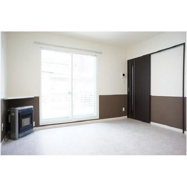 Pet-Friendly 1LDK Apartment for Rent Near Hirasashi Station, Sapporo - Thumbnail 2