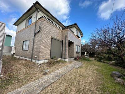 Spacious 4LDK House in Suzuka City - 1,174m² Land — Image 1, Suzuka, Mie