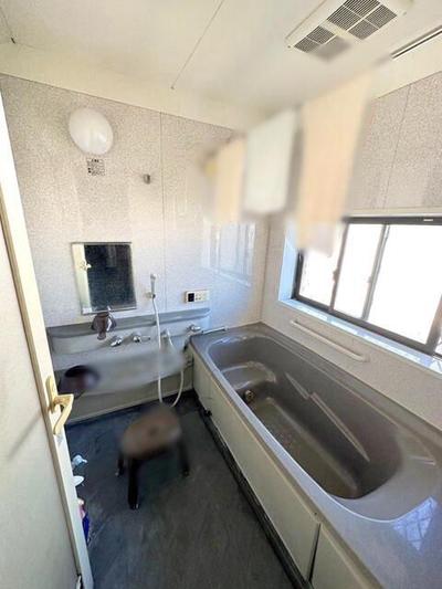 Spacious 4LDK House in Suzuka City - 1,174m² Land — Image 4, Suzuka, Mie