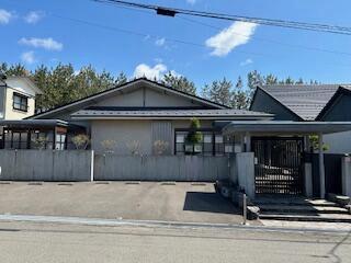 [Hatomark Site] A 5LDK used detached house in Numata, Shindoshita, Nishime-cho, Yurihonjo City, Akita Prefecture — Image 1, Yurihonjo, Akita