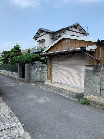 Spacious 5DK House in Zentsuji City - 234sqm Land with Garage — Image 1, Zentsuji, Kagawa