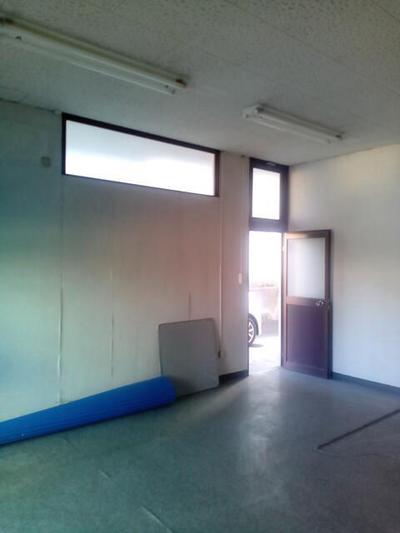 Spacious 3DK House with Income Potential in Shikokuchuo, Ehime — Image 2, Shikokuchuo, Ehime