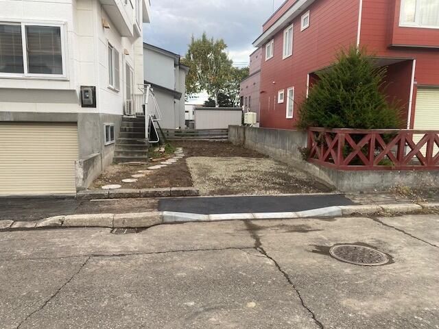 5LDK House for Rent in Sapporo's Kiyota Ward with Basement and Garden - Thumbnail 2