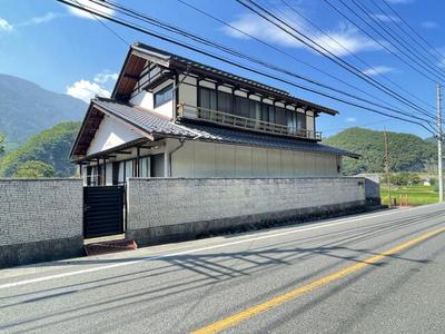 Traditional 8K House in Minobu, Yamanashi - 255sqm Land — Image 1, Minobu, Yamanashi