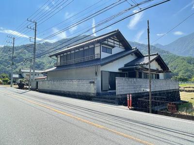 Traditional 8K House in Minobu, Yamanashi - 255sqm Land — Image 1, Minobu, Yamanashi