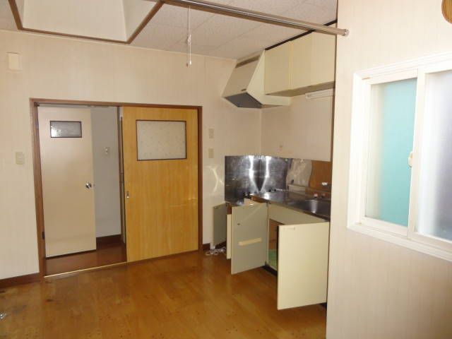 1R Apartment for Rent in Esashi, Hokkaido - 30,000 Yen - Thumbnail 3