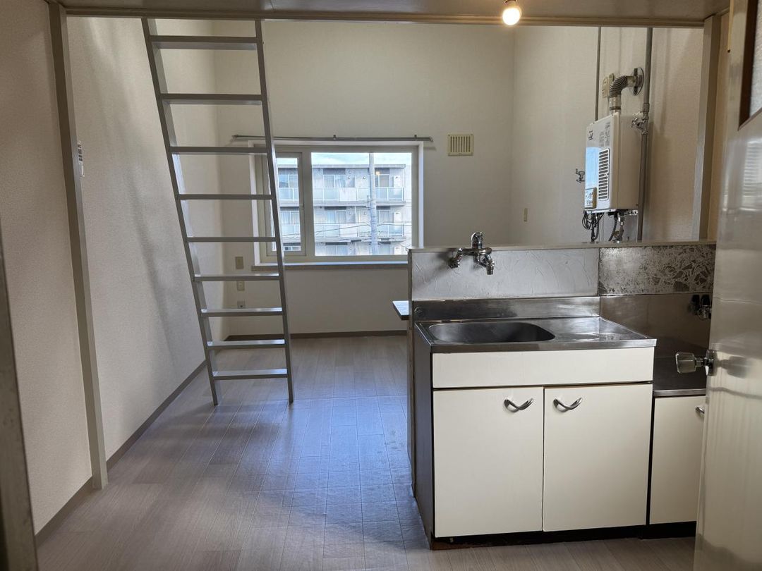 1K Apartment for Rent in Toyohira, Sapporo with Loft - Thumbnail 4