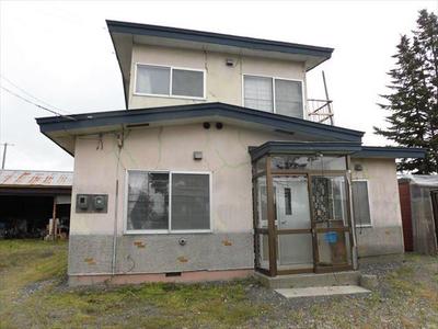 Traditional 4LDK Farmhouse with Warehouse in Ikeda, Hokkaido — Image 1, Ikeda, Hokkaido