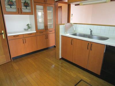 Spacious 8SLDK House in Marugame with Large Garden — Image 2, Marugame, Kagawa