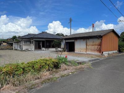 Traditional 3DK House with Large Land in Takasaki-cho, Miyazaki — Image 1, Miyakonojo, Miyazaki