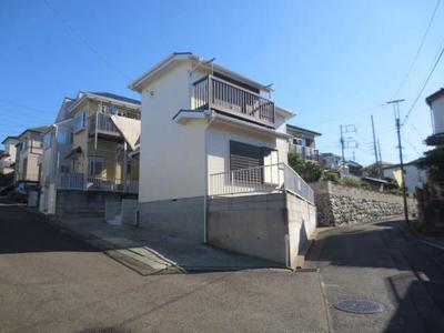 Renovated 3LDK House in Totsuka, Yokohama - Corner Plot with Parking — Image 1, Totsuka, Kanagawa