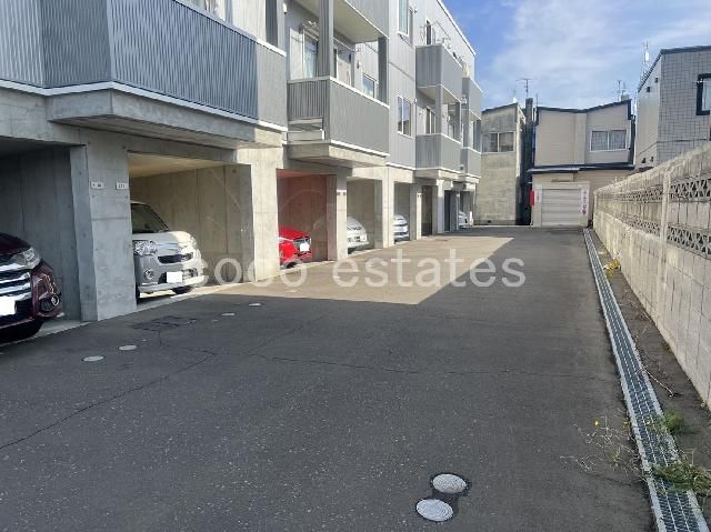 2018-Built 2LDK Apartment with Free Parking in Sapporo Nakano-shima - Image 1