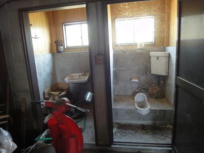 Spacious 3LDK House in Kamiita-cho with Large Land Plot — Image 1, Kamiita, Tokushima