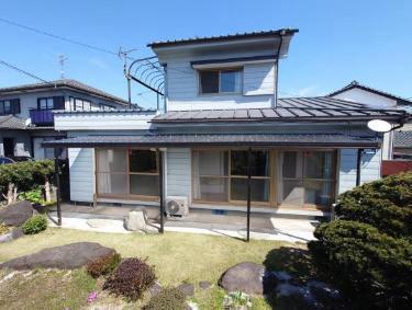 Spacious 6DK House in Kobayashi City - 494sqm Land — Image 1, Kobayashi, Miyazaki