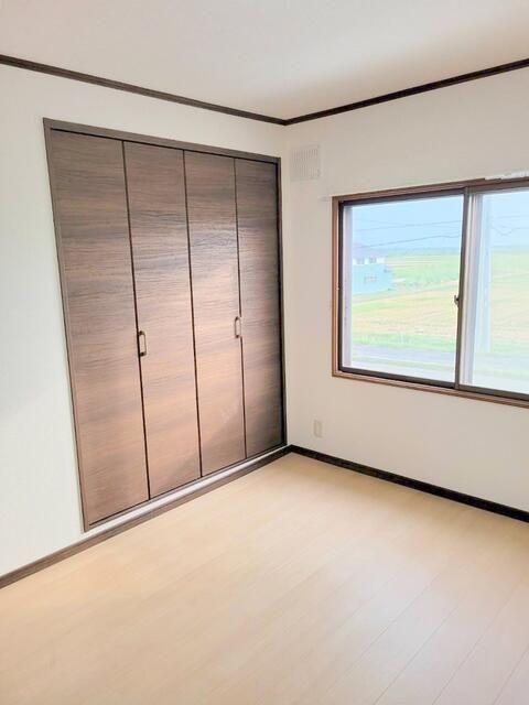 Renovated 5LDK House for Rent in Urausu, Hokkaido with Pet Consideration - Thumbnail 3