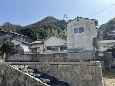 Spacious 7LDK House in Kure City - 186sqm on Large Land Plot — Image 1, Kure, Hiroshima