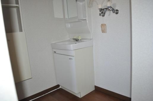 2DK Apartment for Rent in Otobe, Hokkaido - Quiet Residential Area - Thumbnail 3