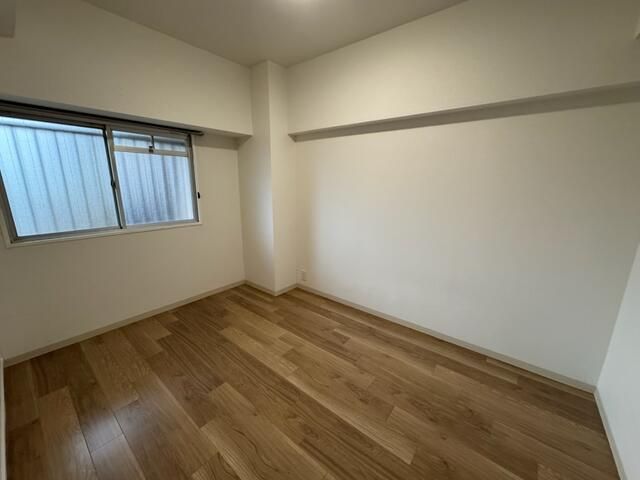 Renovated 3LDK Apartment with Private Garden in Matsubara, Osaka - Thumbnail 4