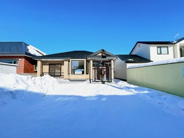 Renovated 2LDK House in Makubetsu, Hokkaido with 3 Parking Spaces - Thumbnail 2
