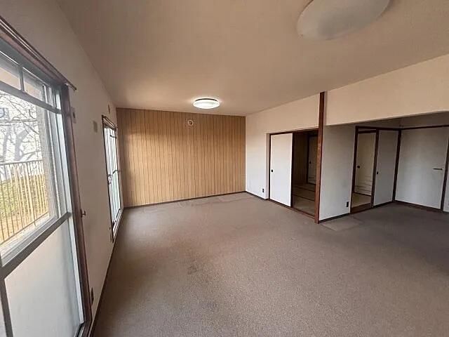 2LDK RC Apartment for Sale in Ashiya, Hyogo with Cherry Blossom Views - Thumbnail 4