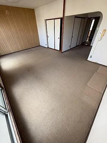 2LDK RC Apartment for Sale in Ashiya, Hyogo with Cherry Blossom Views - Thumbnail 2