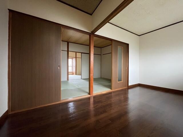 2DK Apartment for Rent in Daito City, Osaka - No Deposit - Thumbnail 4