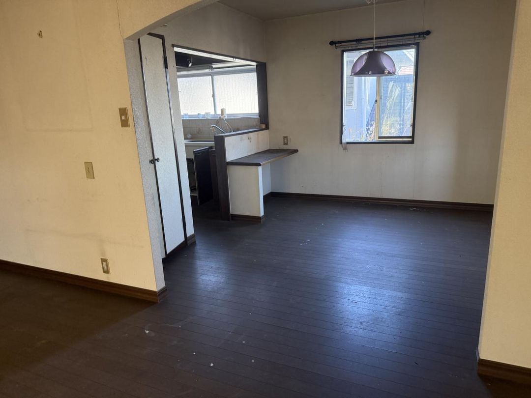 2LDK Detached House for Sale in Hannan City, Osaka - Thumbnail 4